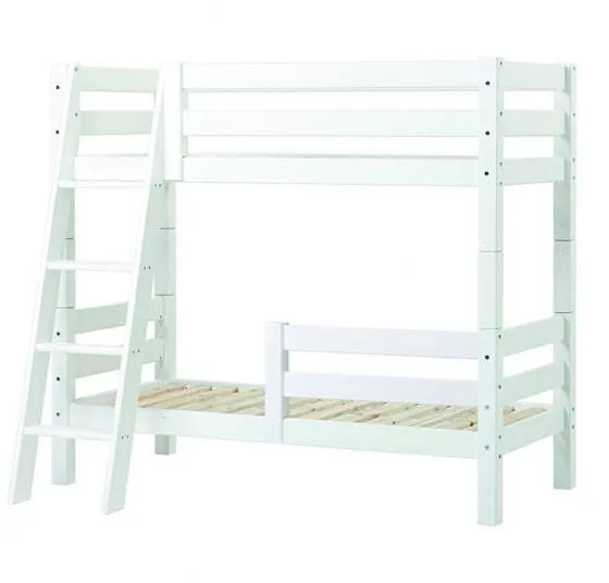 Hoppekids ECO Luxury kerrossänky sängynlaidalla ja vinolla tikkaalla - 70x160 cm